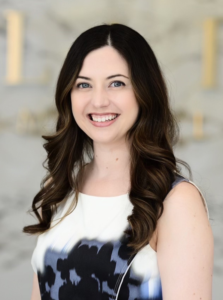 portrit of trissa connors at evolve dermatology
